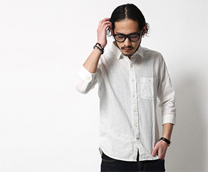 襟つきのシャツでセンスをアピール